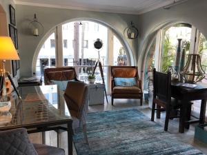 Broadlind Hotel - Booking and Check-in Procedures
