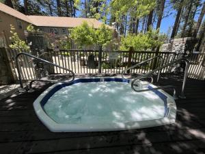 Camp Richardson Resort - Dining at The Grove