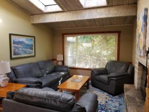 Carmel Valley Lodge - Policies and House Rules