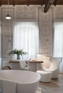 Casa Clat - Booking and Contact Details