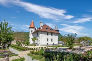 Château Brachet - Getting to Château Brachet