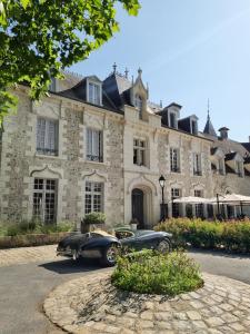 Chateau De Fere - Convenient Location and Accessibility