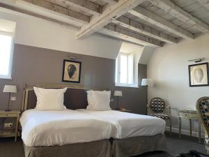 Château Sainte Sabine - Exploring the Surrounding Area