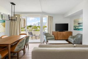 Club Wyndham Santa Barbara - Parking and Construction