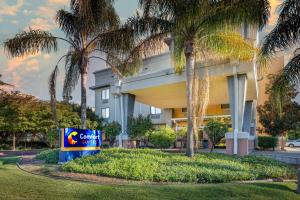 Comfort Suites Vacaville-Napa Valley Area - Guest Services and Policies