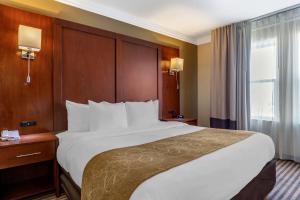 Comfort Suites Visalia - Convention Center - Booking Information
