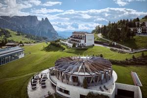 COMO Alpina Dolomites - Activities and Attractions