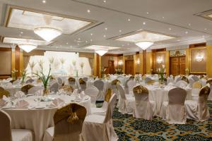 Corniche Hotel Sharjah - Accessibility and Nearby Attractions