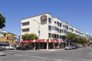 Courtyard by Marriott Fishermans Wharf - Room Features and Options