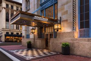 Courtyard by Marriott San Diego Downtown - Location and Nearby Attractions