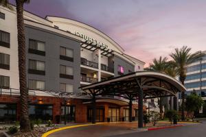Courtyard Los Angeles Burbank Airport - Guest Ratings and Highlights