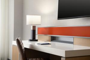 Delta Hotels by Marriott Anaheim Garden Grove - Cancellation and Early Departure Policies