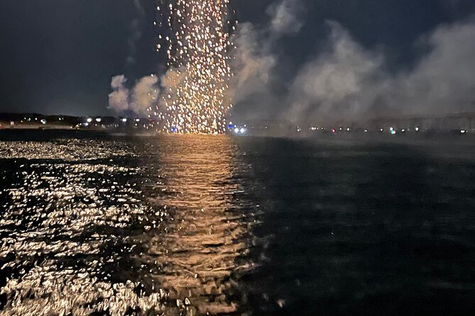 Destin Fireworks Cruise - Amenities and Services Offered