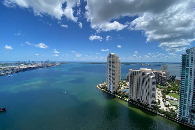 Double Decker City Tour & 75 Min Miami Cruise Millionaire Homes - Cruising the Millionaire Homes