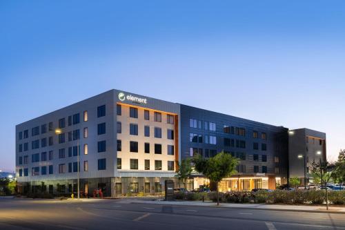 Element San Jose Airport - Business Amenities