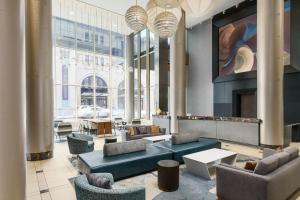 Fairfield Inn & Suites by Marriott New York Midtown Manhattan/Penn Station - Parking and Transportation Options