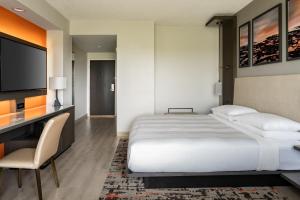 Fort Lauderdale Marriott Coral Springs Hotel & Convention Center - Accessibility and Pet Policies