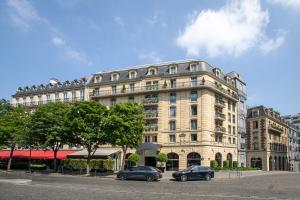 Fouquet's Barrière Hotel Paris - Concierge Services and Hospitality