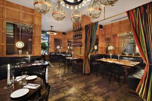 Gild Hall, A Thompson Hotel, by Hyatt - Room Types and Features