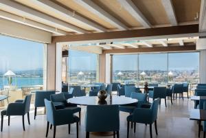 Grand Hotel Des Etrangers - Transportation and Accessibility