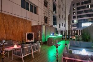 Grandeur Hotel Al Barsha - Location and Accessibility