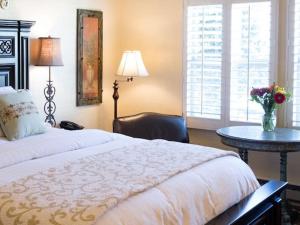 Half Moon Bay Inn - Main Street Downtown - Check-in and Check-out