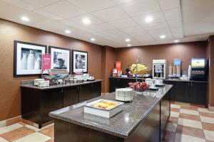 Hampton Inn & Suites Fresno - Northwest - Policies and Information