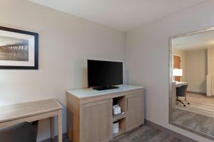 Hampton Inn & Suites Hermosa Beach - Dining Options