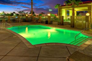 Hampton Inn & Suites Palmdale - Parking and Sustainability