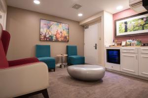 Hilton Garden Inn Calabasas - Policies and Accessibility