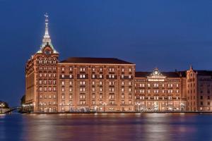 Hilton Molino Stucky Venice - Nearby Attractions and Activities