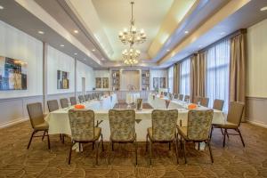 Holiday Inn Auburn, an IHG Hotel - Policies and Additional Information