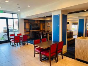 Holiday Inn Express & Suites Salinas, an IHG Hotel - Frequently Asked Questions