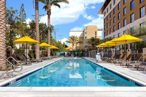 Home2 Suites By Hilton Anaheim Resort - Shuttle Service to Disneyland