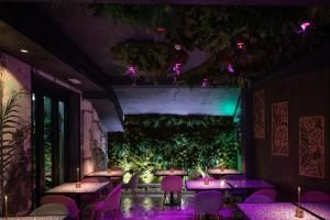 Hotel Caravita - Policies and Additional Services