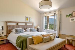 Hotel Crillon Le Brave - Exceptional Service and Hospitality