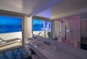 Hotel Grotta Palazzese - Room Options and Features