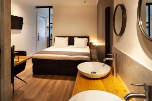 Hotel Julien - Dining and Breakfast