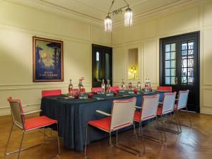 Hotel Locarno - Transportation and Accessibility