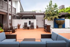 Hotel Pacific - Nearby Attractions