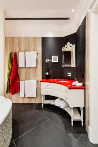 Hotel Villa and Palazzo Aminta - Nearby Attractions and Activities