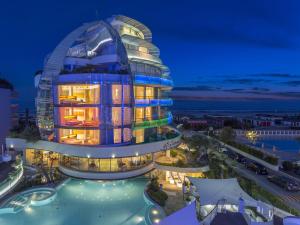Hotel Waldorf- Premier Resort - Dining Experiences