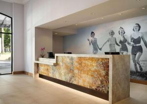 Hotel Zessa Santa Ana, a DoubleTree by Hilton - Business and Event Facilities