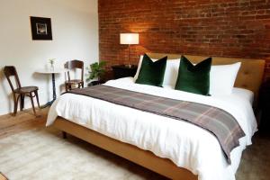 Imperial Hotel + Restaurant - Policies and House Rules