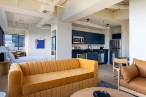 Kasa Sunset Los Angeles - Company Overview