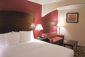 La Quinta by Wyndham Moreno Valley - Nearby Attractions and Activities