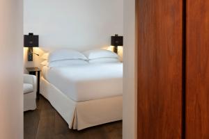 Le Metropolitan Paris Tour Eiffel, a Tribute Portfolio Hotel - Additional Services and Policies