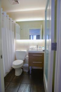 Leon Hotel LES - Policies and Booking Information