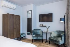 Maison ELLE Amsterdam - Frequently Asked Questions