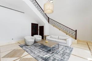 Maison Privee - Palm Jumeirah Beach Front XL Villa With Private Pool - Guest Reviews Analysis